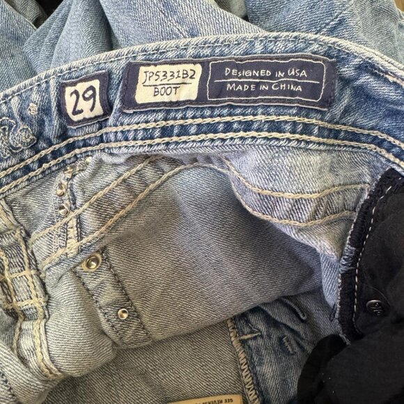 Miss Me Winged Backside Embellished Embroidered Easy Bootcut Size 29 Style E3313 - Picture 11 of 12